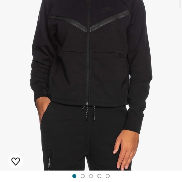 Nike tech women’s , been tailored at waist - Picture 3 of 3